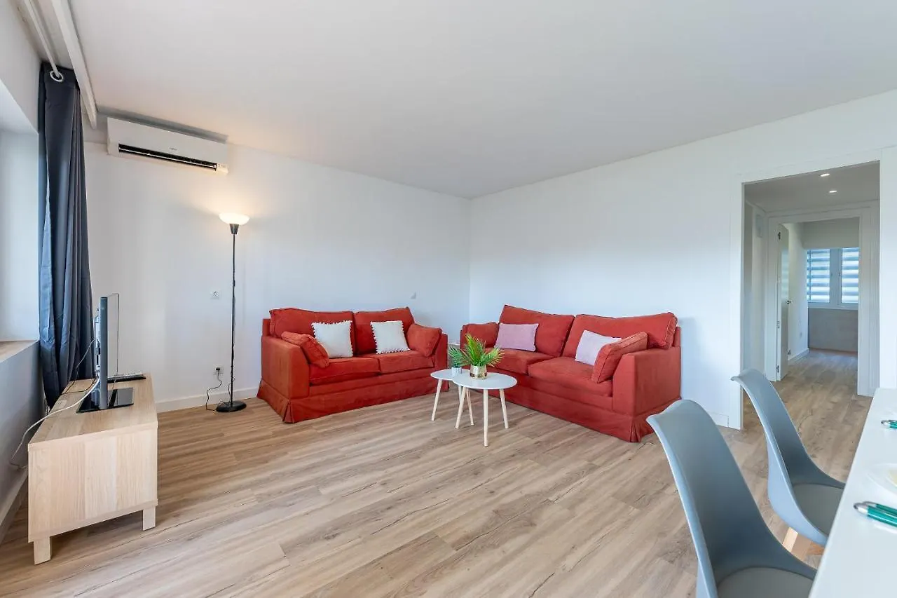 797 Holiday Rentals - Piso Reformado Con Amplia Terraza Carihue Torremolinos Spain
