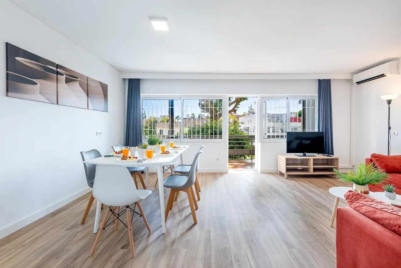 Apartment 797 Holiday Rentals - Piso Reformado Con Amplia Terraza Carihue Torremolinos