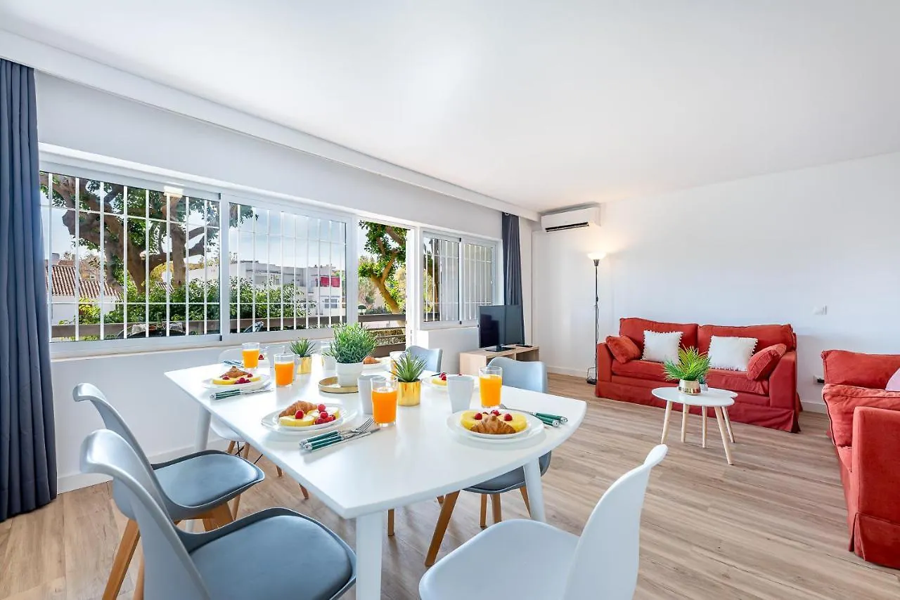 Apartment 797 Holiday Rentals - Piso Reformado Con Amplia Terraza Carihue Torremolinos