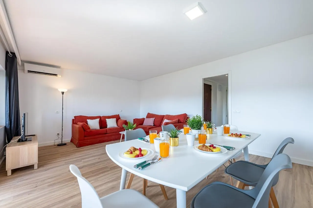 797 Holiday Rentals - Piso Reformado Con Amplia Terraza Carihue Torremolinos